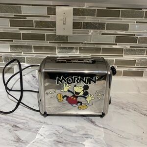 Villaware Toaster Disney‎ Mickey Mouse singing musical chrome Morning Toaster